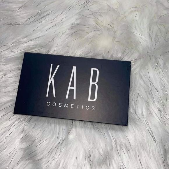 New KAB Cosmetics Day + Night Palette - Picture 3 of 3